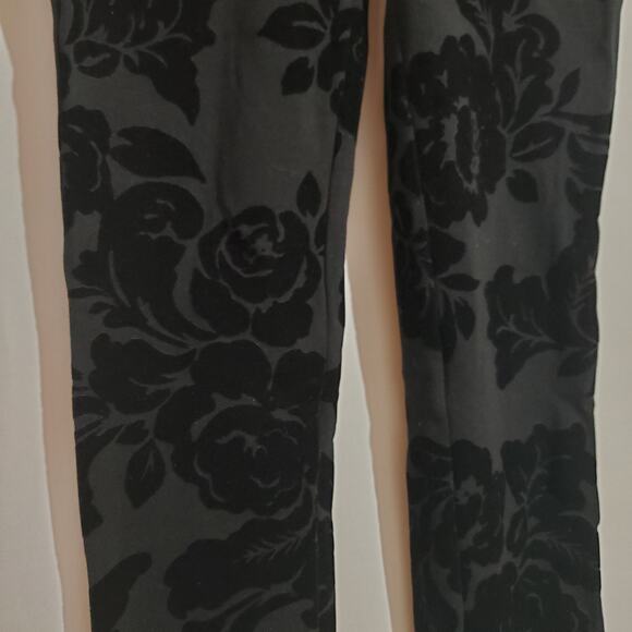 Chico's Juliet Black Velvet Floral Flocked Ankle Pants Womens 4 S Ultimate Fit - Picture 5 of 12